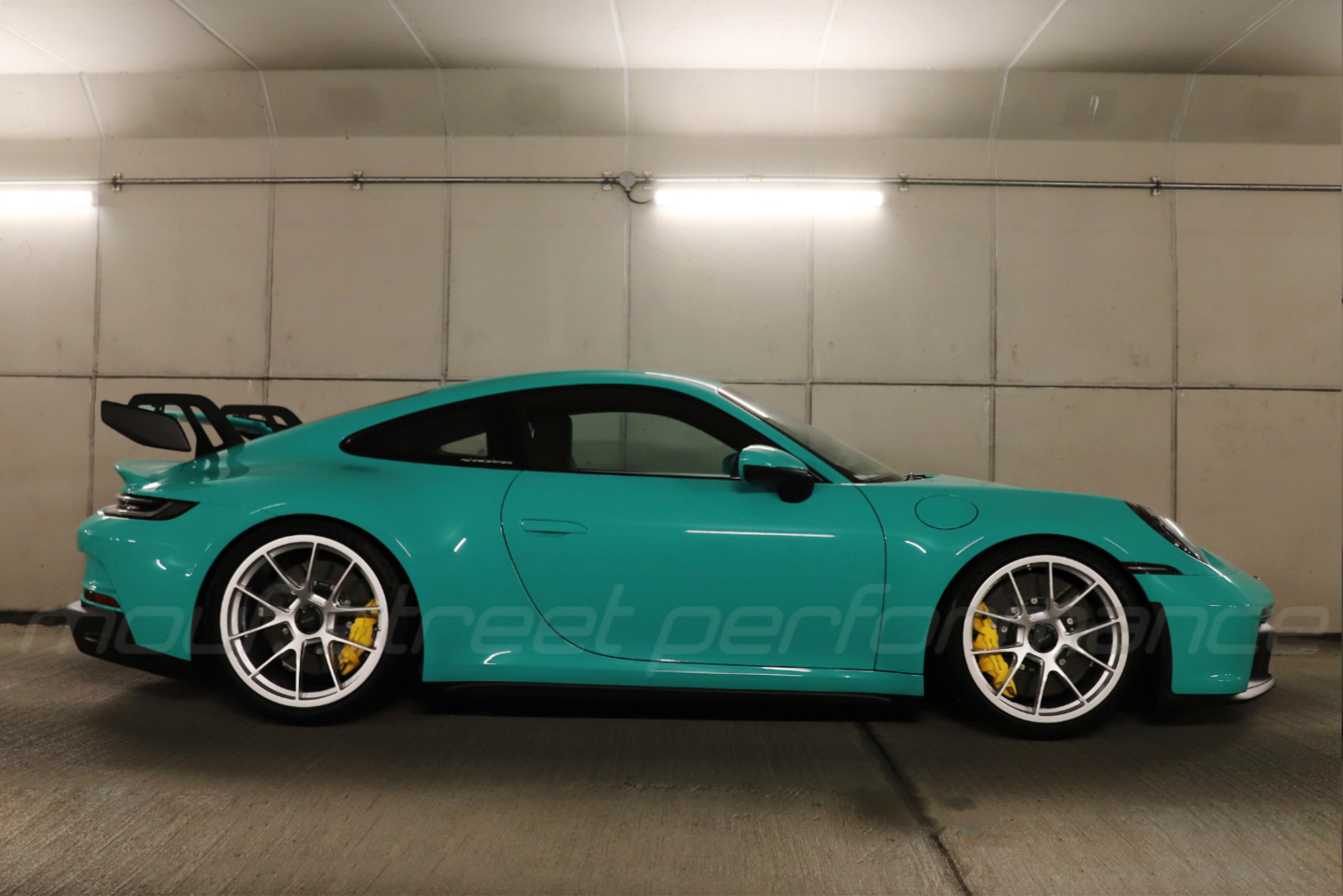 Porsche 992 GT3 neutrale カスタムドレスアップ Mouf.岡山