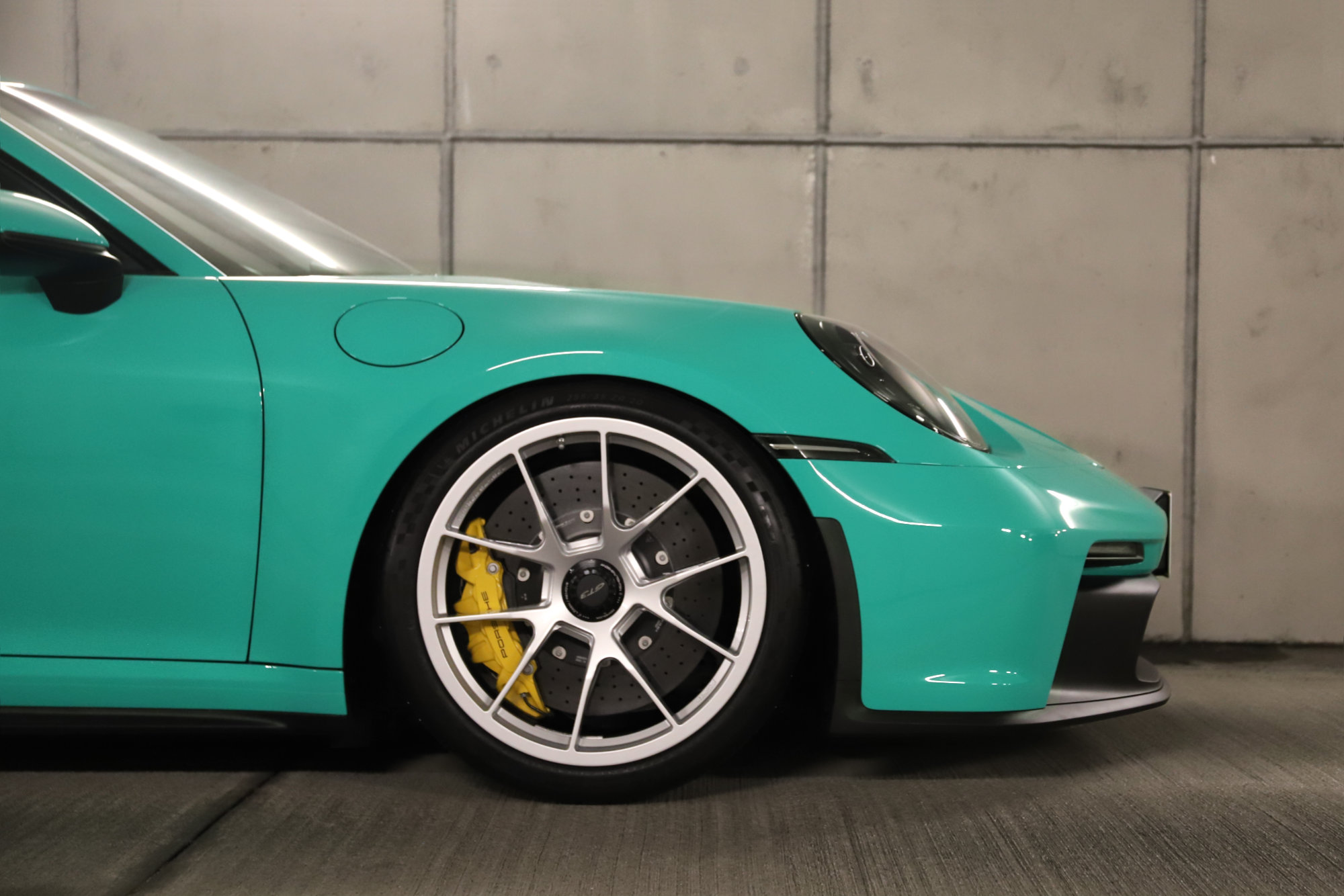 Porsche 992 GT3 neutrale カスタムドレスアップ Mouf.岡山